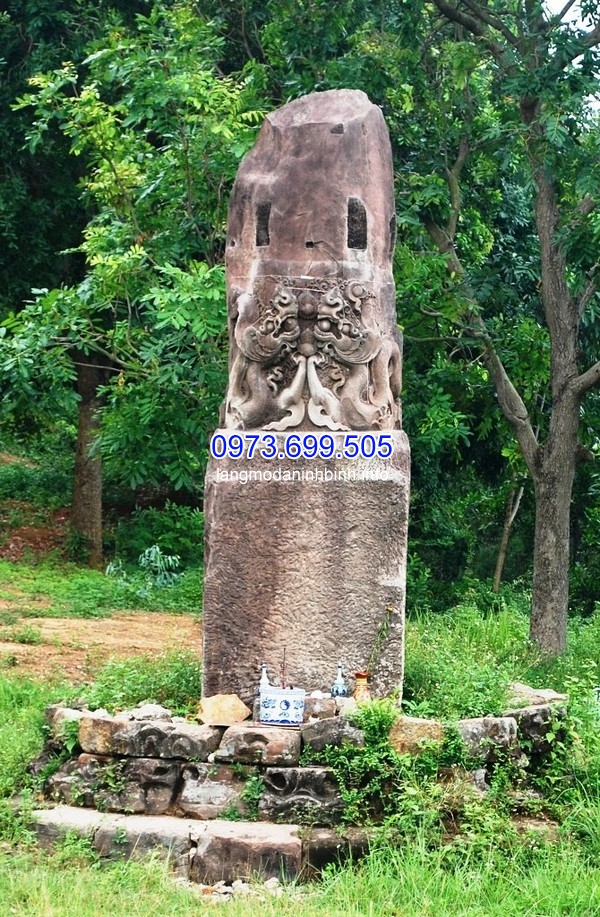Cột đá rồng cổ từ thời lý phát hiện ở chùa Dạm núi Lãm Sơn (xã Nam Sơn, TP. Bắc Ninh, tỉnh Bắc Ninh)