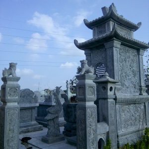 Mẫu mộ hai mái đá khối hoa văn tinh tế chất lượng cao giá hợp lý