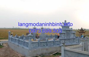 Khu lăng mộ đá xanh rêu