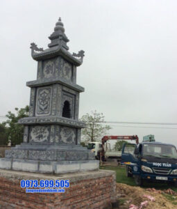 Mộ hình tháp phật giáo bằng đá tại Đồng Nai